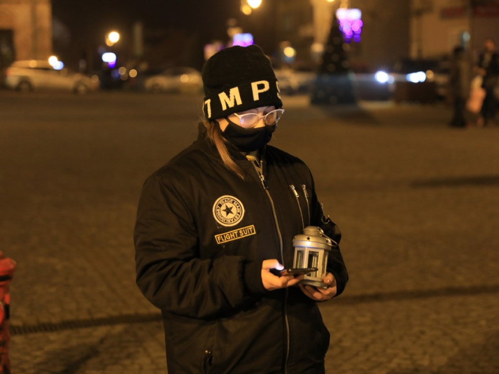 Betlejemskie Światło Pokoju na hrubieszowskim rynku - ZDJĘCIA