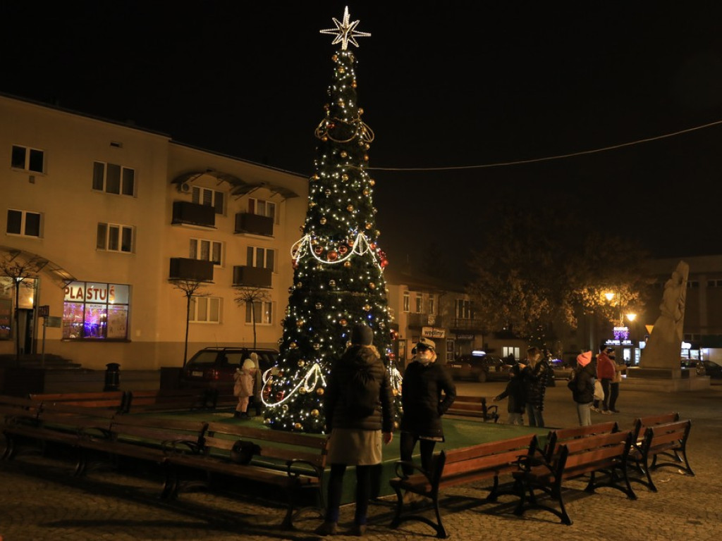 Betlejemskie Światło Pokoju na hrubieszowskim rynku - ZDJĘCIA