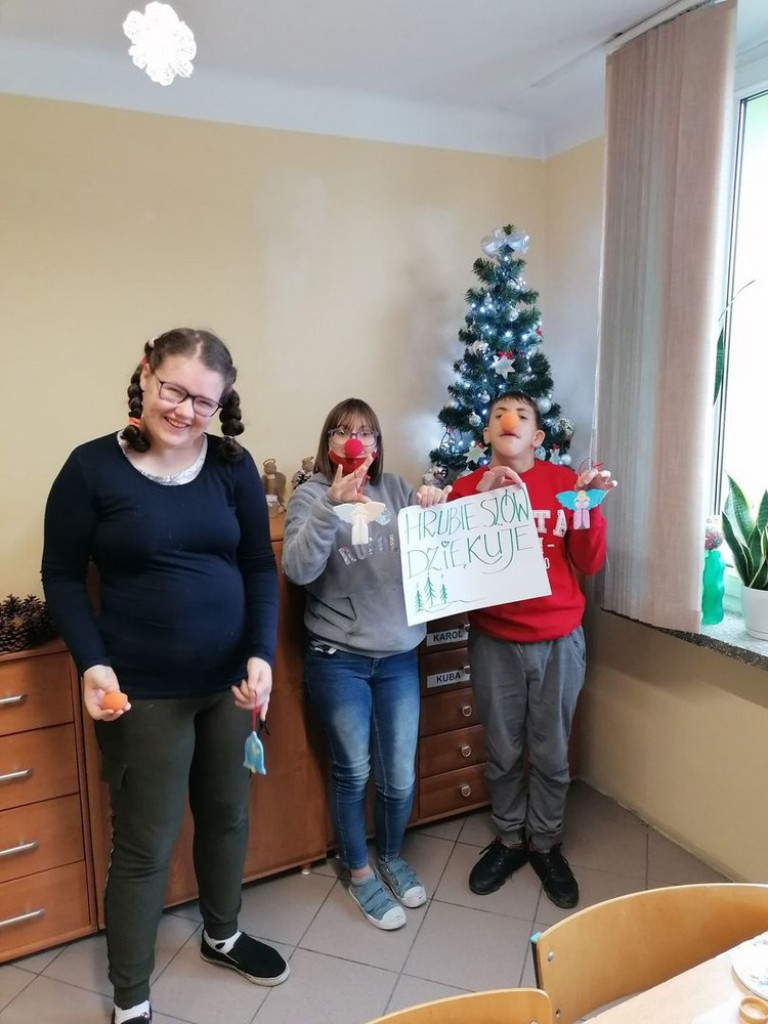 Wolontariusze Fundacji Dr Clown z wizytą w hrubieszowskim Specjalnym Ośrodku Szkolno-Wychowawczym - ZDJĘCIA