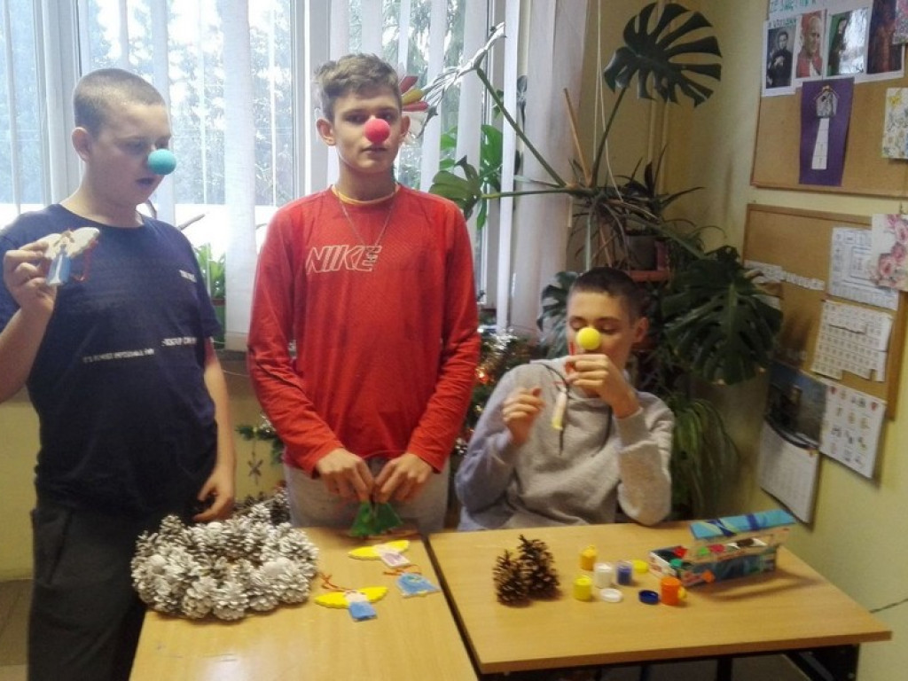 Wolontariusze Fundacji Dr Clown z wizytą w hrubieszowskim Specjalnym Ośrodku Szkolno-Wychowawczym - ZDJĘCIA