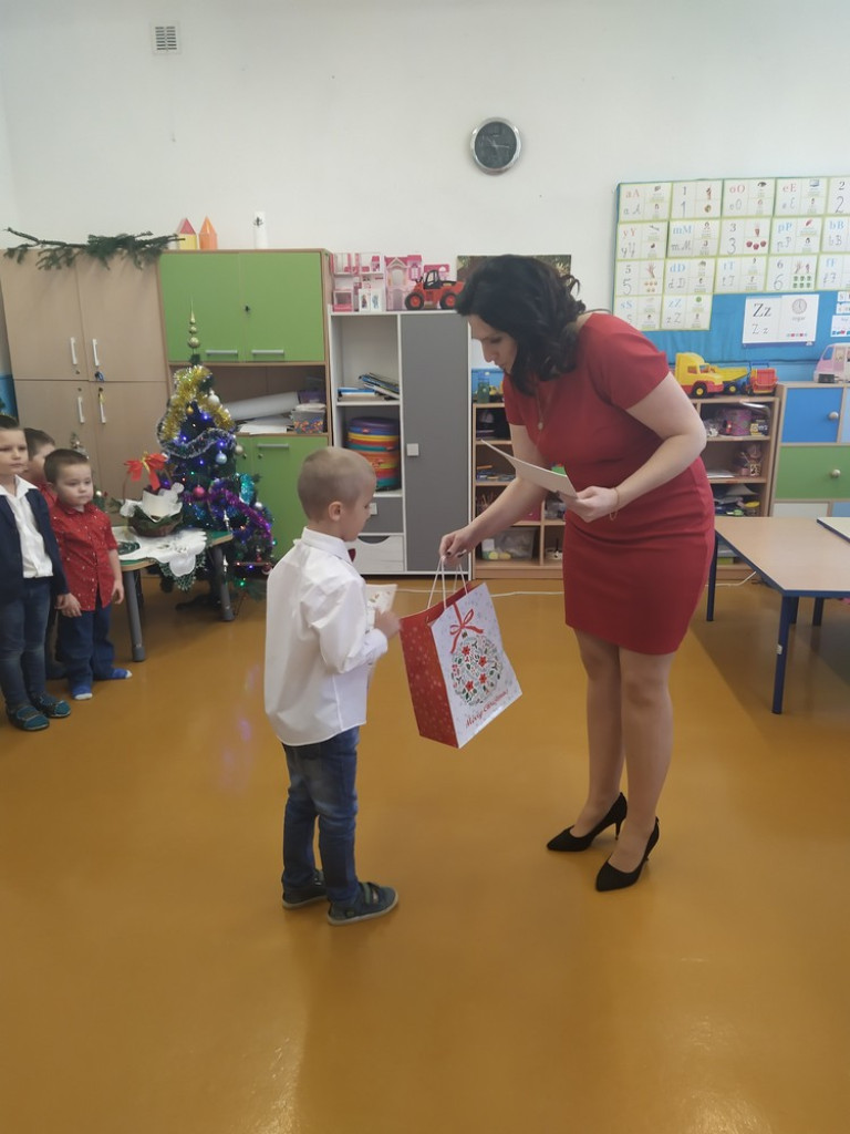 Przedszkolne kolędowanie w Obrowcu - ZDJĘCIA