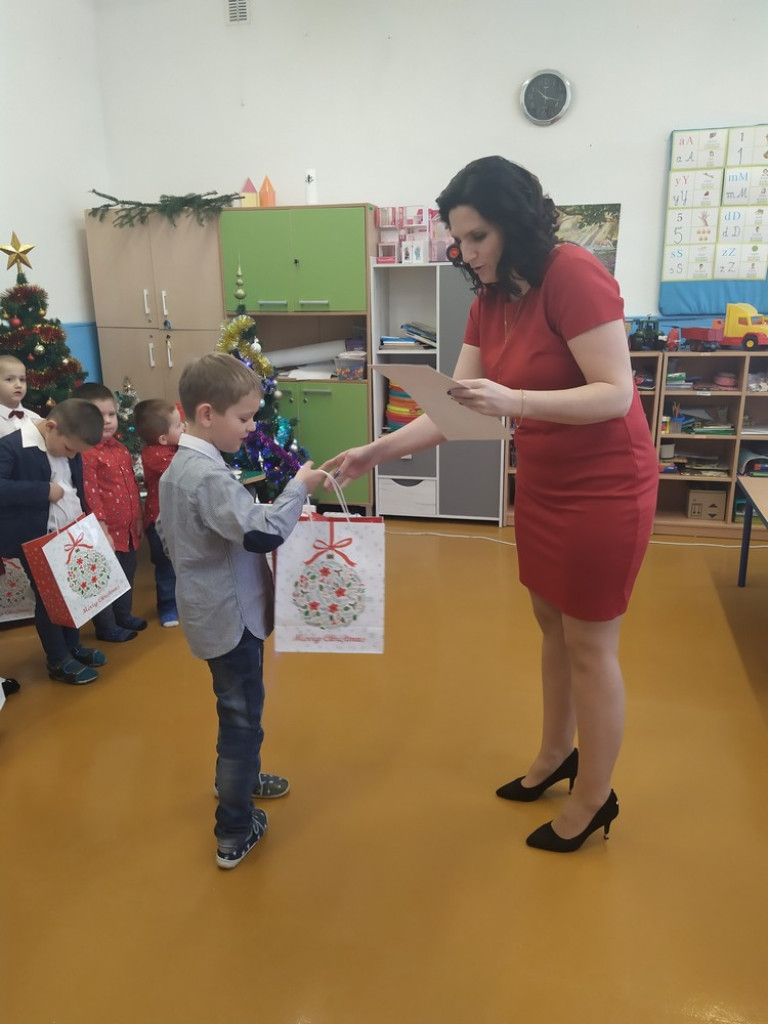 Przedszkolne kolędowanie w Obrowcu - ZDJĘCIA