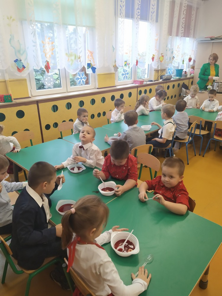 Przedszkolne kolędowanie w Obrowcu - ZDJĘCIA