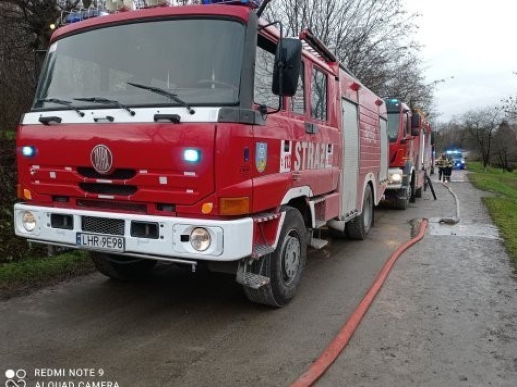 Gmina Uchanie: Tragiczny pożar w Gliniskach. Podczas dogaszania ratownicy natrafili na spalone ciało mężczyzny - ZDJĘCIA