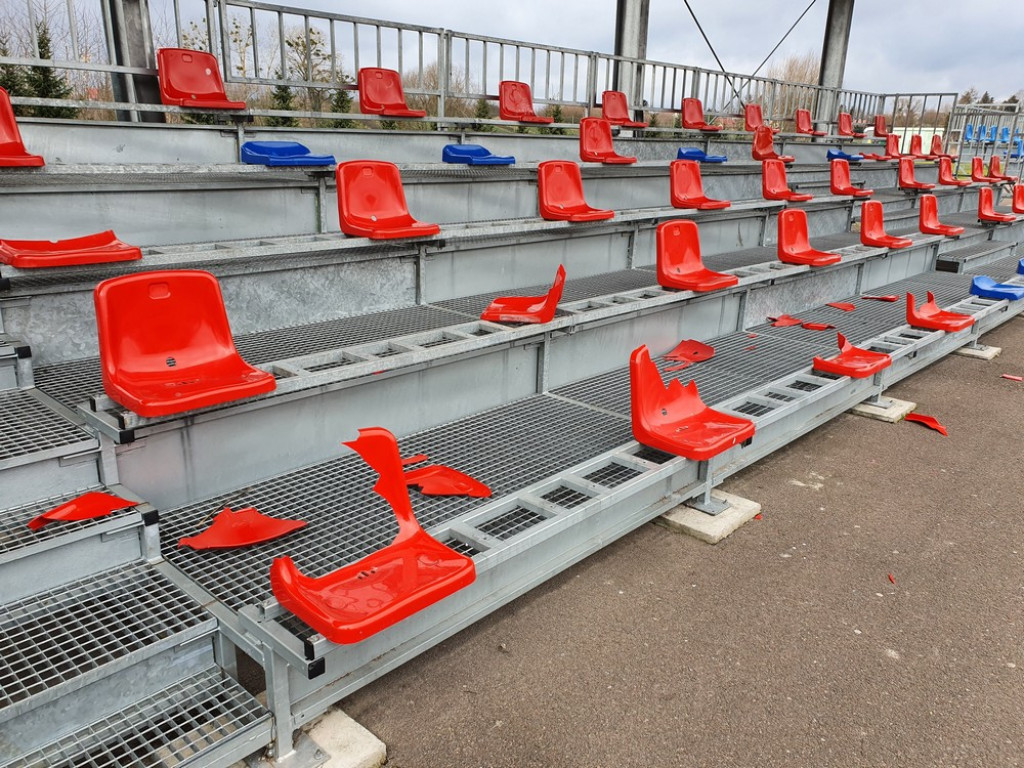 Hrubieszów: Świąteczna demolka na stadionie - ZDJĘCIA