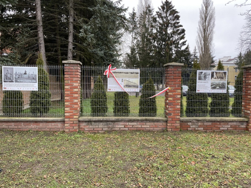 Hrubieszów: Otwarcie wystawy plenerowej z okazji 100-lecia sformowania 2 Pułku Strzelców Konnych - ZDJĘCIA