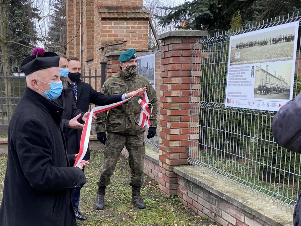 Hrubieszów: Otwarcie wystawy plenerowej z okazji 100-lecia sformowania 2 Pułku Strzelców Konnych - ZDJĘCIA