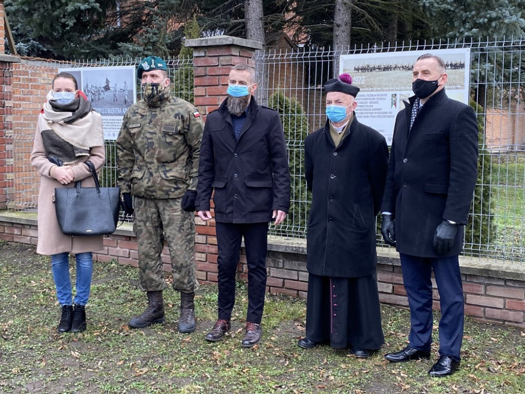 Hrubieszów: Otwarcie wystawy plenerowej z okazji 100-lecia sformowania 2 Pułku Strzelców Konnych - ZDJĘCIA