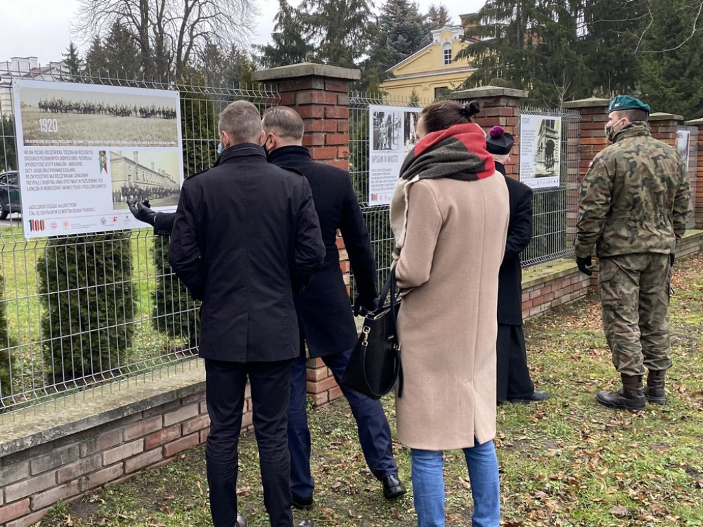 Hrubieszów: Otwarcie wystawy plenerowej z okazji 100-lecia sformowania 2 Pułku Strzelców Konnych - ZDJĘCIA