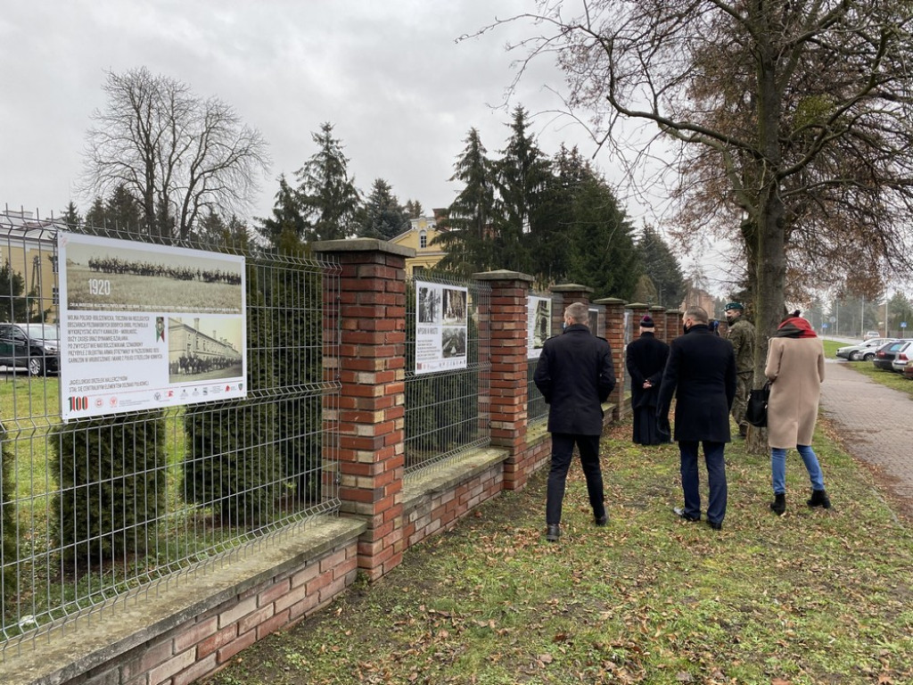 Hrubieszów: Otwarcie wystawy plenerowej z okazji 100-lecia sformowania 2 Pułku Strzelców Konnych - ZDJĘCIA