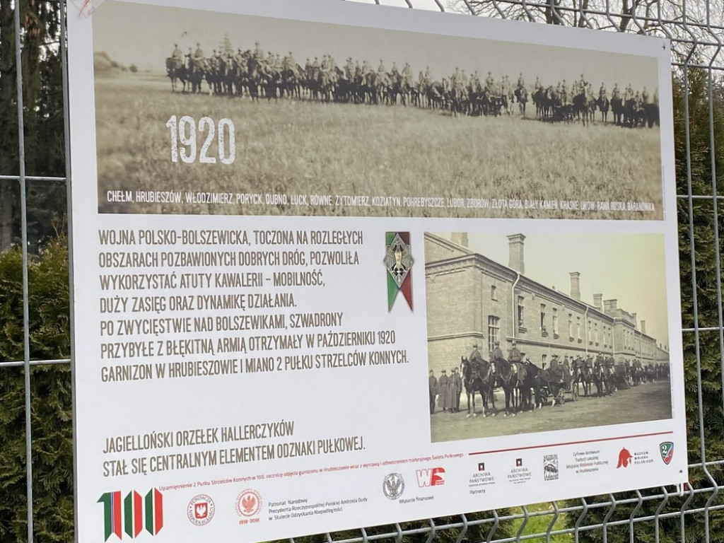 Hrubieszów: Otwarcie wystawy plenerowej z okazji 100-lecia sformowania 2 Pułku Strzelców Konnych - ZDJĘCIA