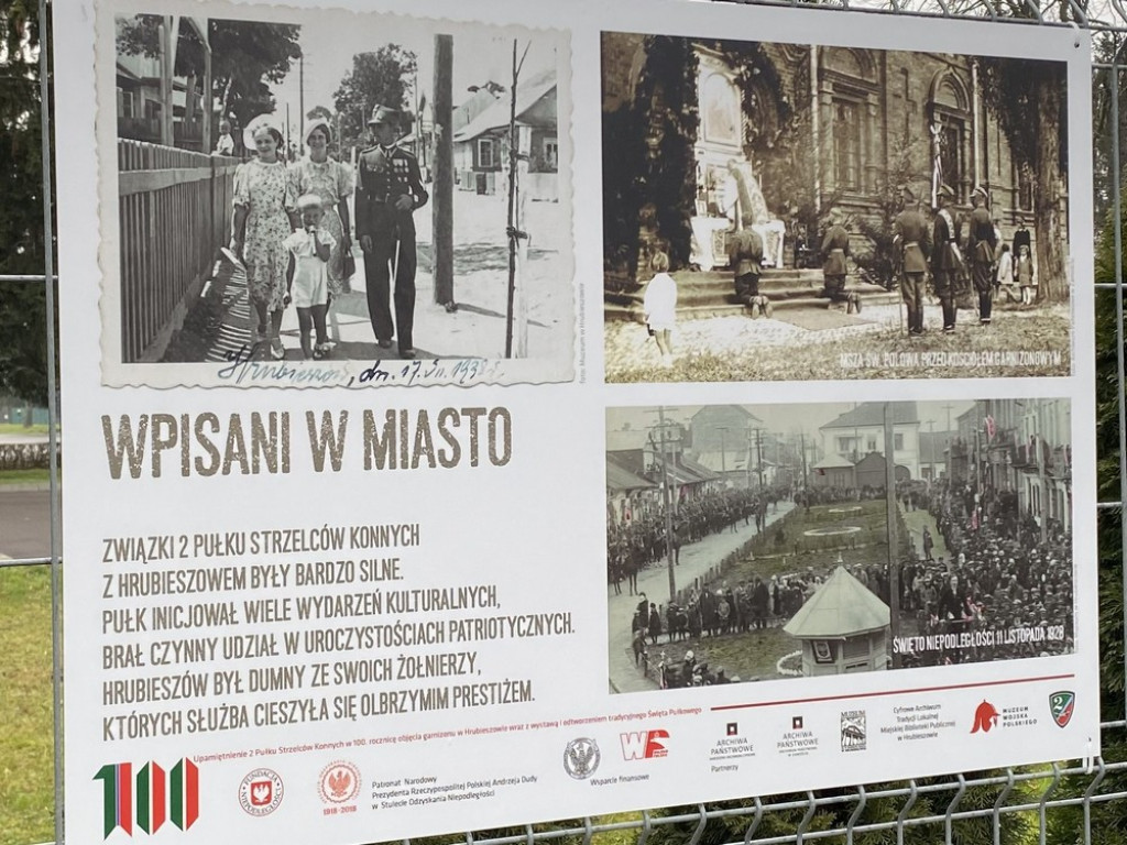 Hrubieszów: Otwarcie wystawy plenerowej z okazji 100-lecia sformowania 2 Pułku Strzelców Konnych - ZDJĘCIA
