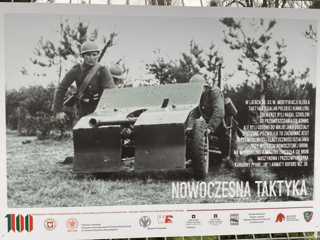 Hrubieszów: Otwarcie wystawy plenerowej z okazji 100-lecia sformowania 2 Pułku Strzelców Konnych - ZDJĘCIA