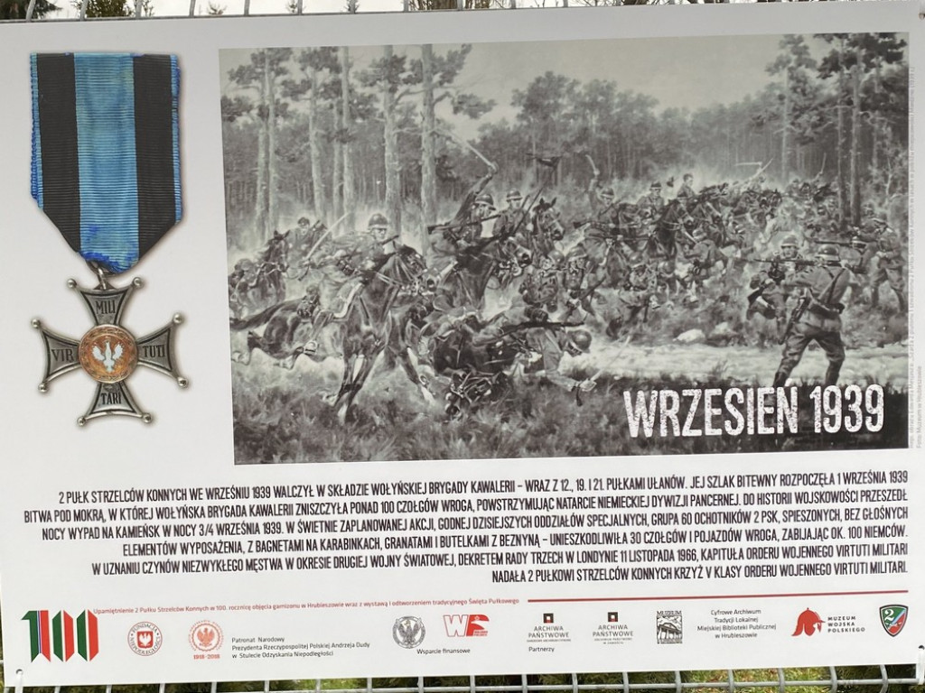 Hrubieszów: Otwarcie wystawy plenerowej z okazji 100-lecia sformowania 2 Pułku Strzelców Konnych - ZDJĘCIA