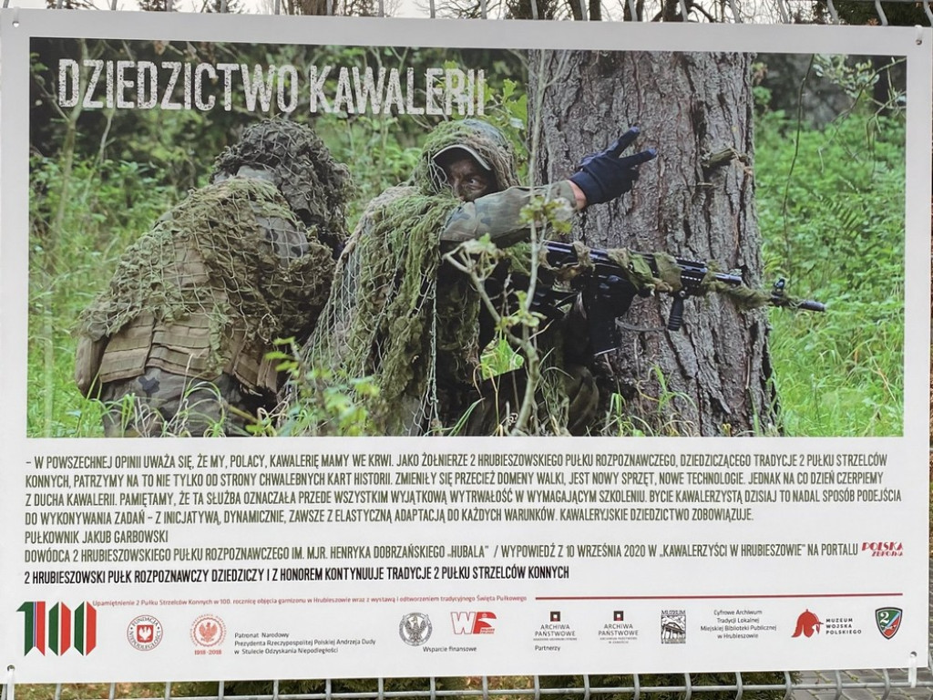 Hrubieszów: Otwarcie wystawy plenerowej z okazji 100-lecia sformowania 2 Pułku Strzelców Konnych - ZDJĘCIA