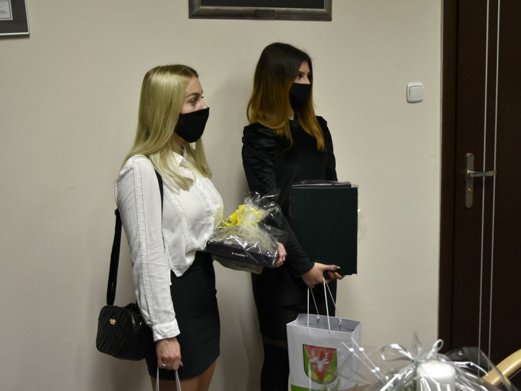 Hrubieszów: Stypendia dla najzdolniejszych uczniów szkół średnich - ZDJĘCIA
