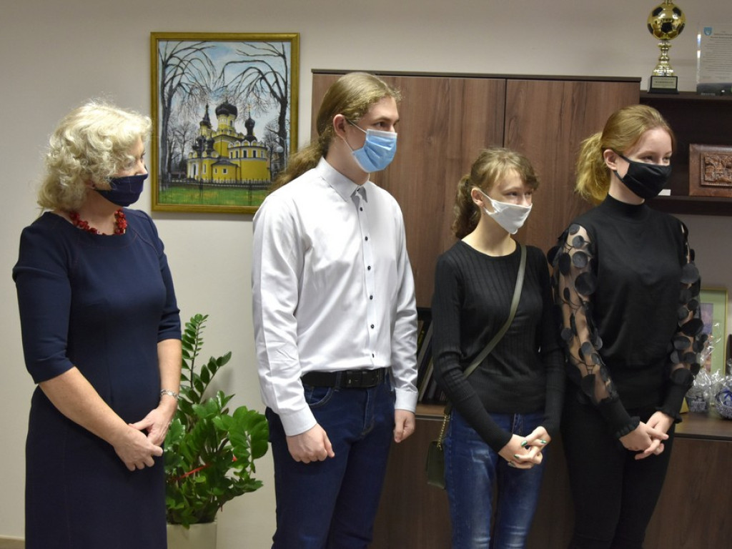 Hrubieszów: Stypendia dla najzdolniejszych uczniów szkół średnich - ZDJĘCIA