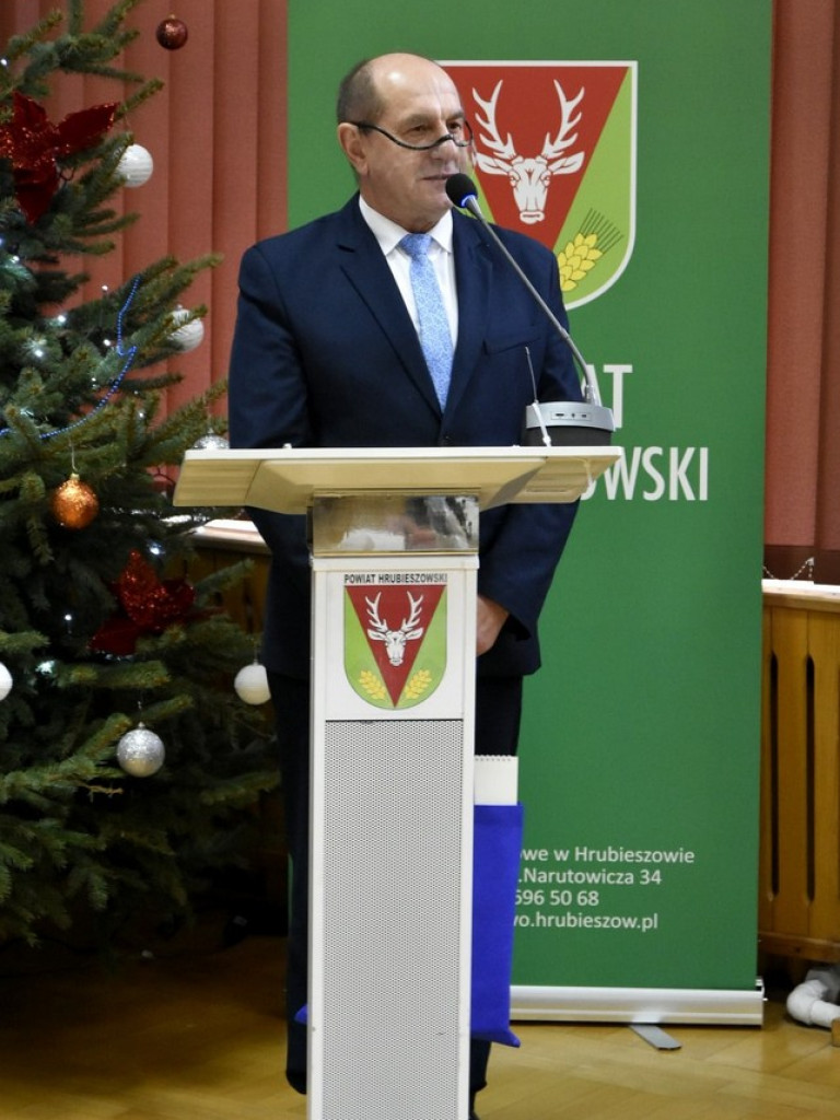 Nagrody dla wybitnych sportowców powiatu hrubieszowskiego przyznane - ZDJĘCIA