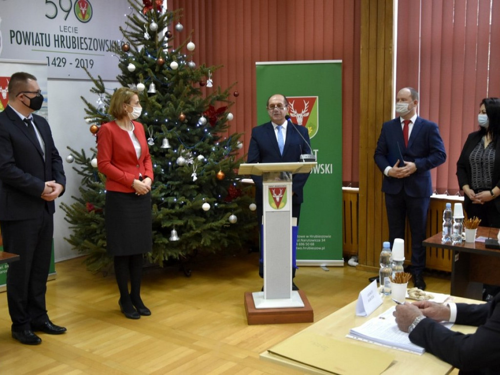 Nagrody dla wybitnych sportowców powiatu hrubieszowskiego przyznane - ZDJĘCIA