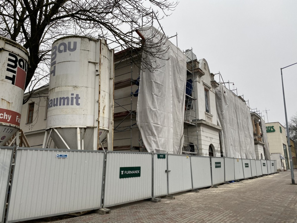 Hrubieszów: Trwa remont budynku Syndykatu Rolniczego - ZDJĘCIA