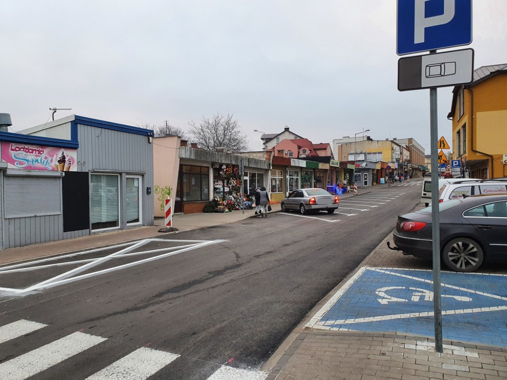 Hrubieszów: Więcej parkingów na Prostej, węższy przejazd