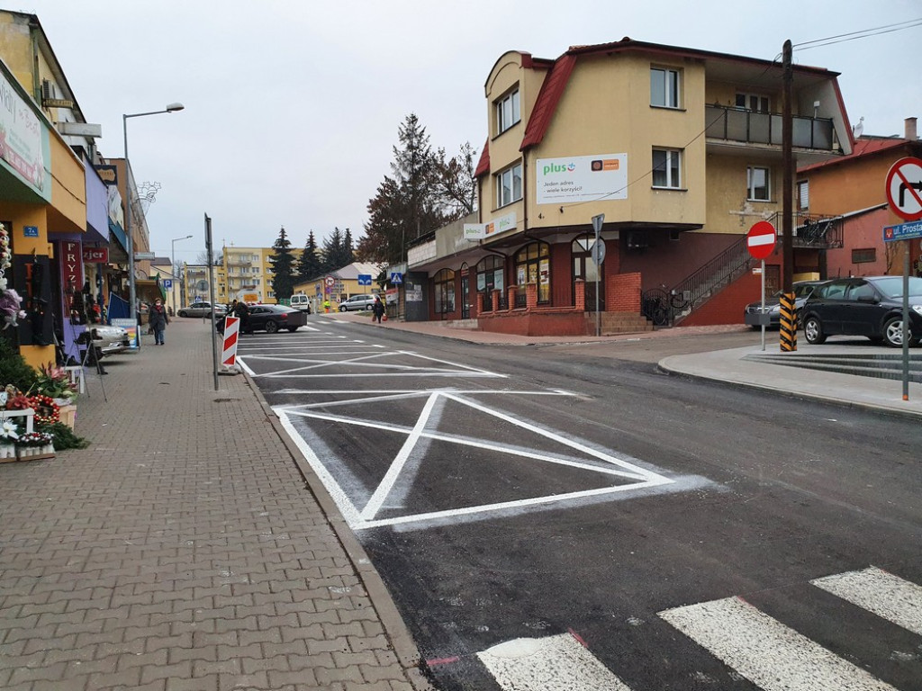 Hrubieszów: Więcej parkingów na Prostej, węższy przejazd