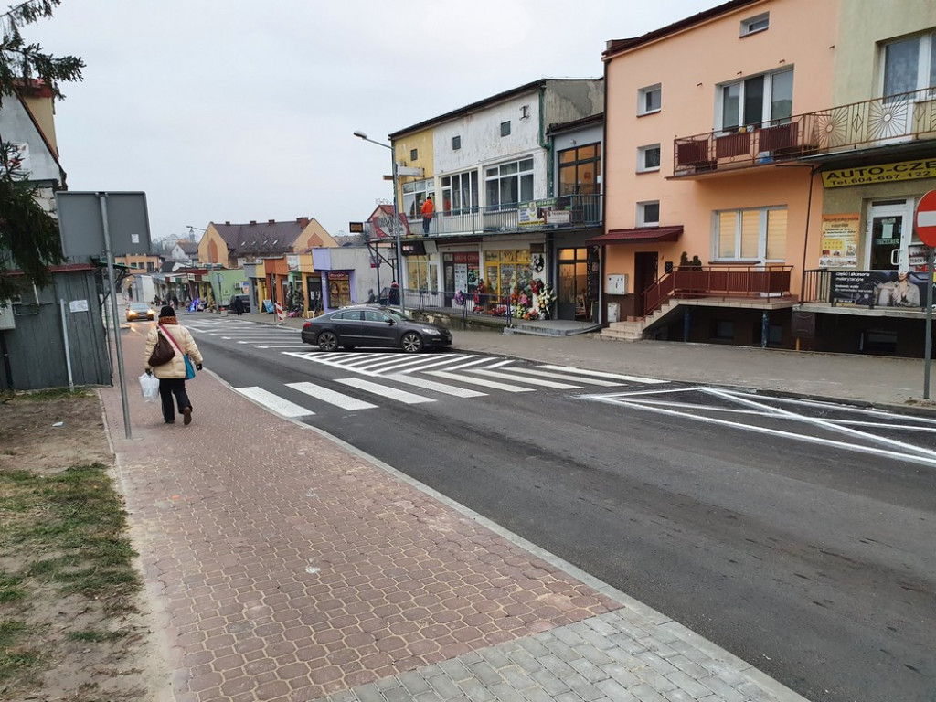 Hrubieszów: Więcej parkingów na Prostej, węższy przejazd