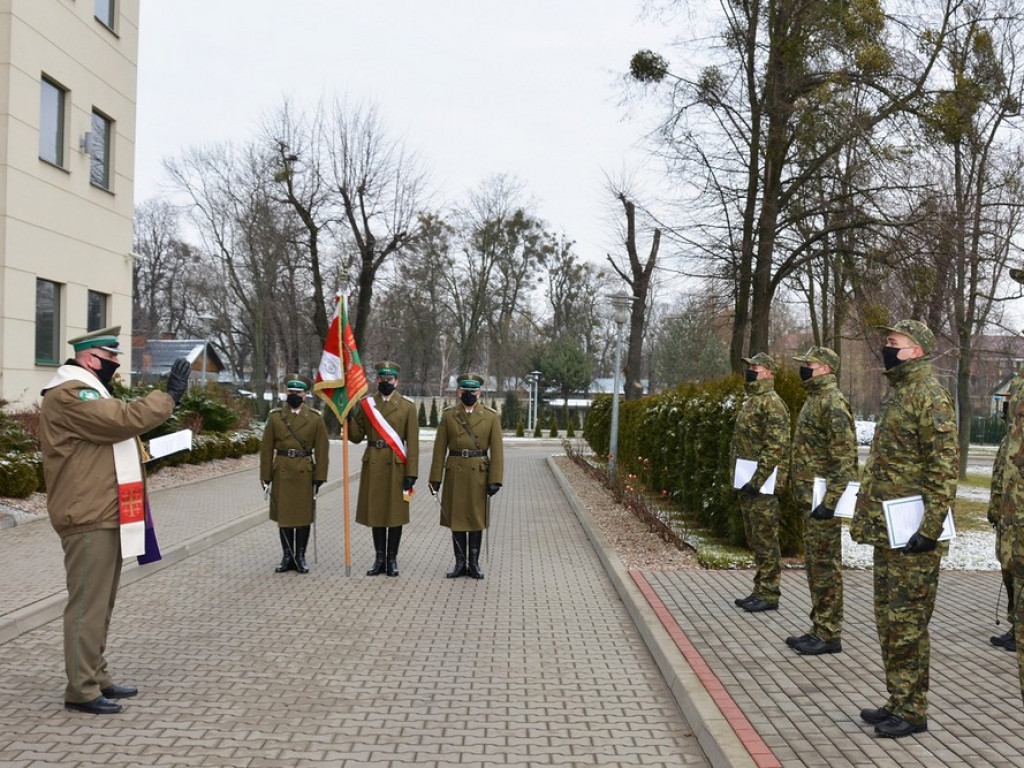 Ślubowanie nowo przyjętych funkcjonariuszy NOSG - ZDJĘCIA