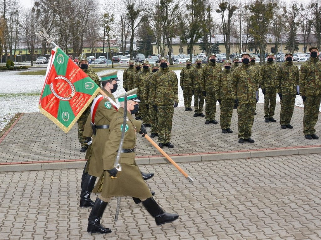 Ślubowanie nowo przyjętych funkcjonariuszy NOSG - ZDJĘCIA