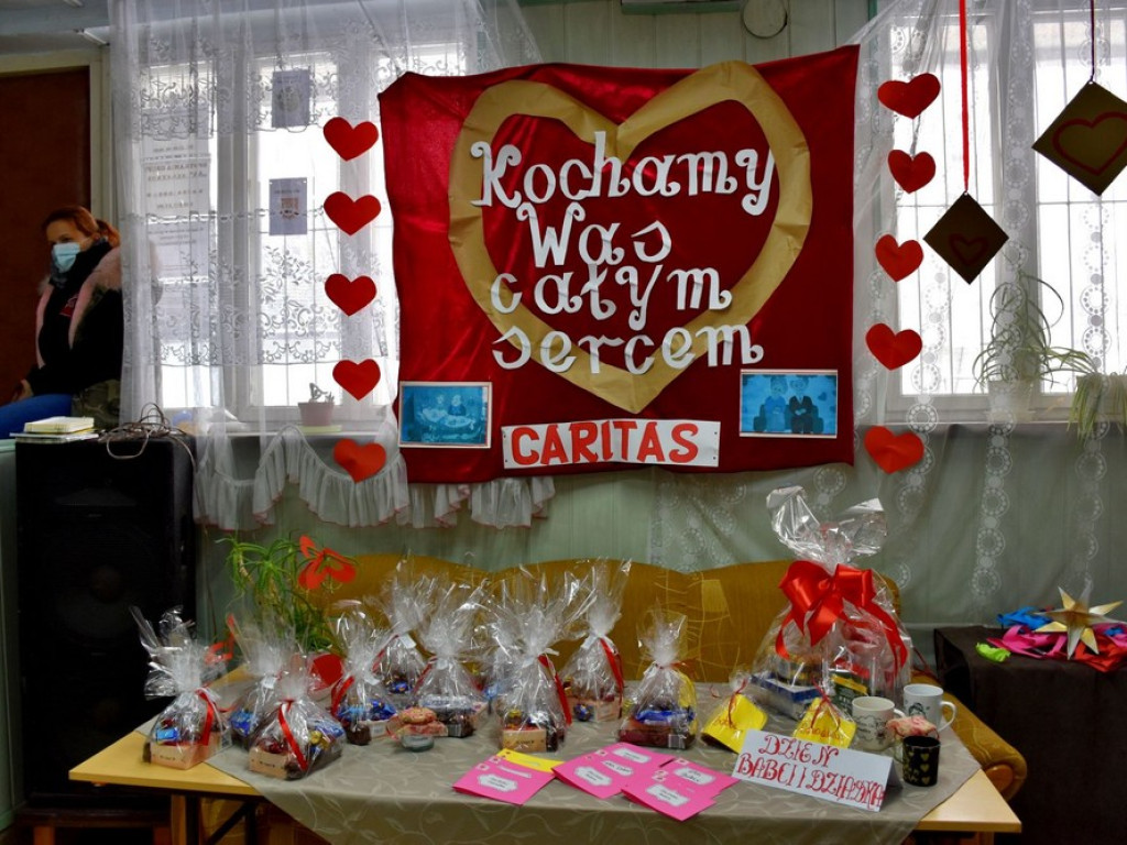 Dzień Babci i Dziadka w Caritas Hrubieszów - ZDJĘCIA, WIDEO