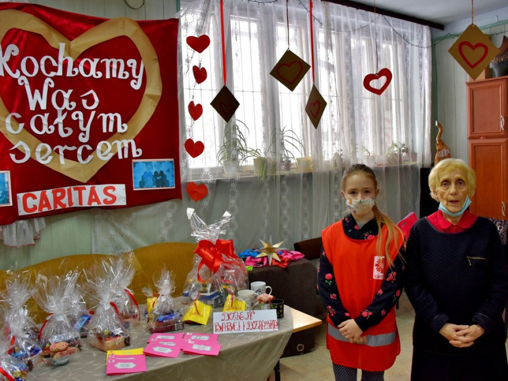 Dzień Babci i Dziadka w Caritas Hrubieszów - ZDJĘCIA, WIDEO