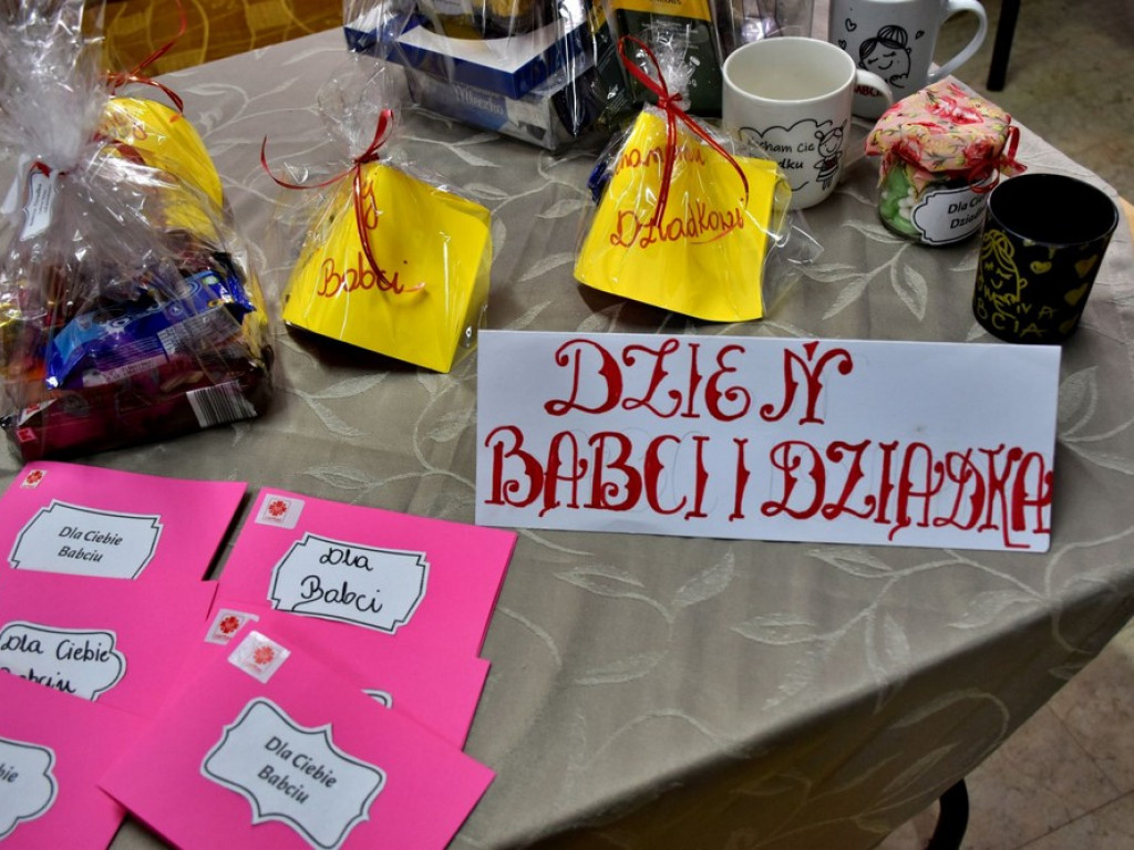 Dzień Babci i Dziadka w Caritas Hrubieszów - ZDJĘCIA, WIDEO