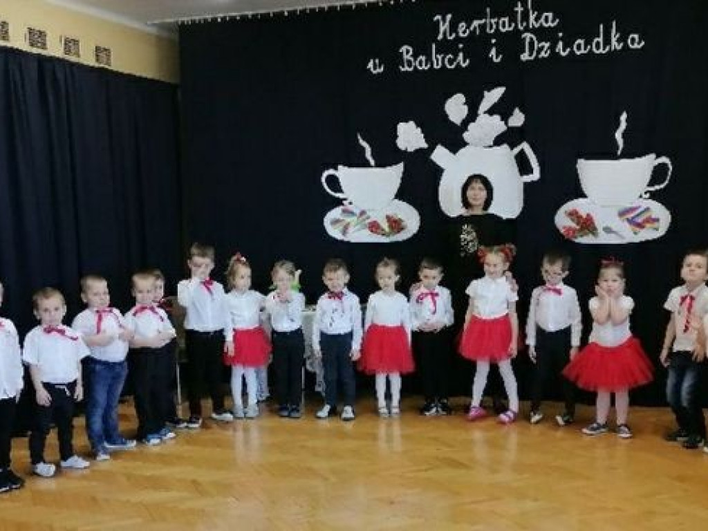 Hrubieszów: Święto Babci i Dziadka w Przedszkolu nr 2 - ZDJĘCIA