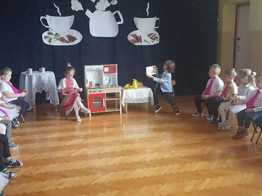 Hrubieszów: Święto Babci i Dziadka w Przedszkolu nr 2 - ZDJĘCIA