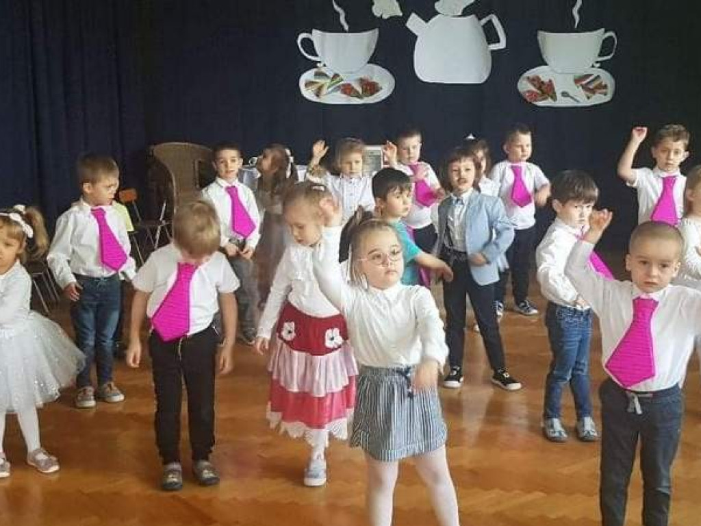 Hrubieszów: Święto Babci i Dziadka w Przedszkolu nr 2 - ZDJĘCIA