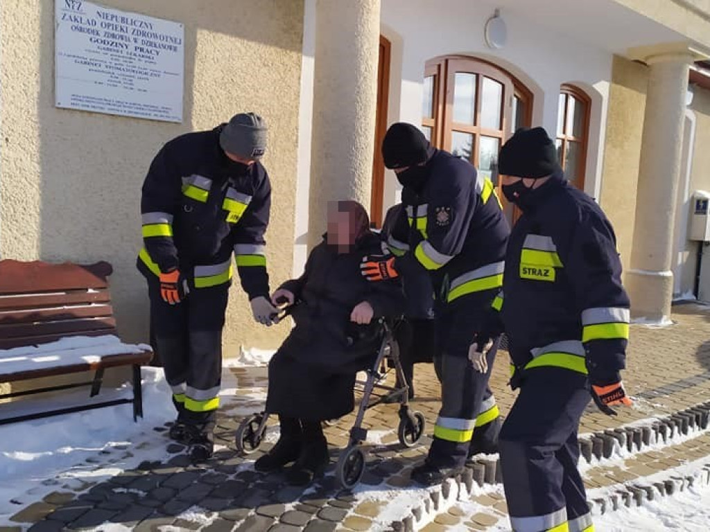 Powiat hrubieszowski: Strażacy pomagają w dotarciu na szczepienia - ZDJĘCIA