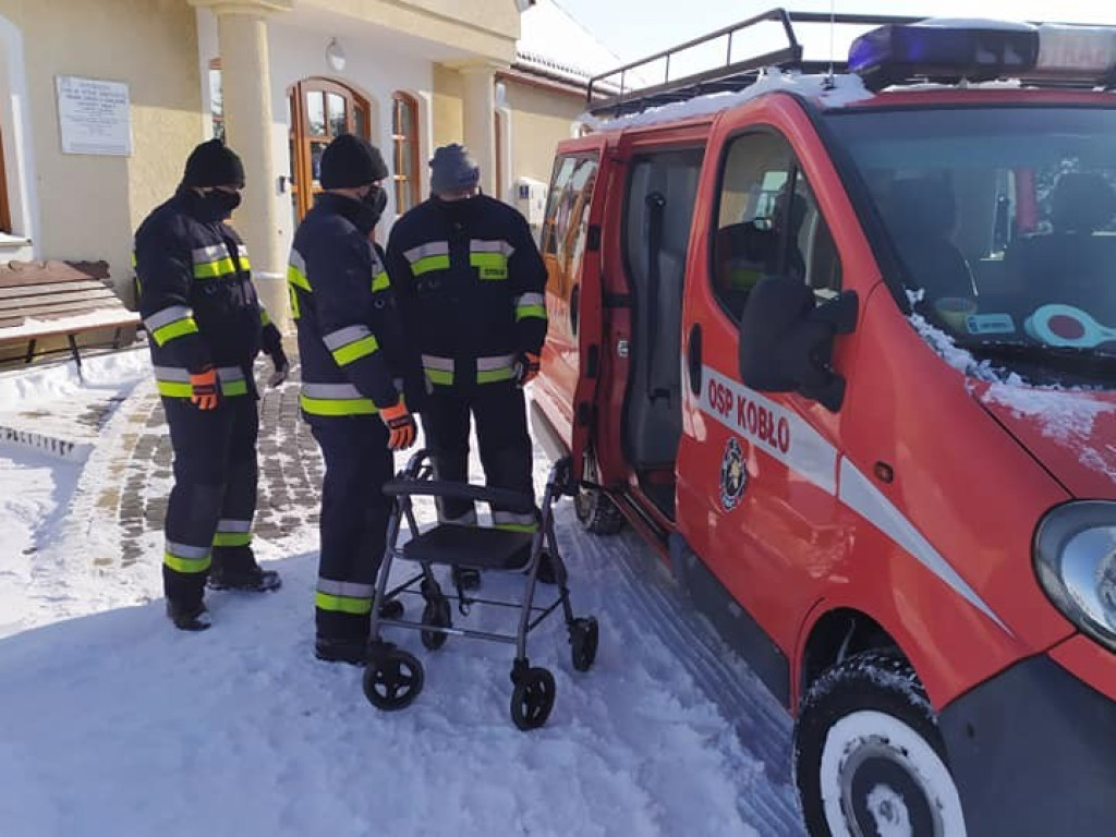 Powiat hrubieszowski: Strażacy pomagają w dotarciu na szczepienia - ZDJĘCIA