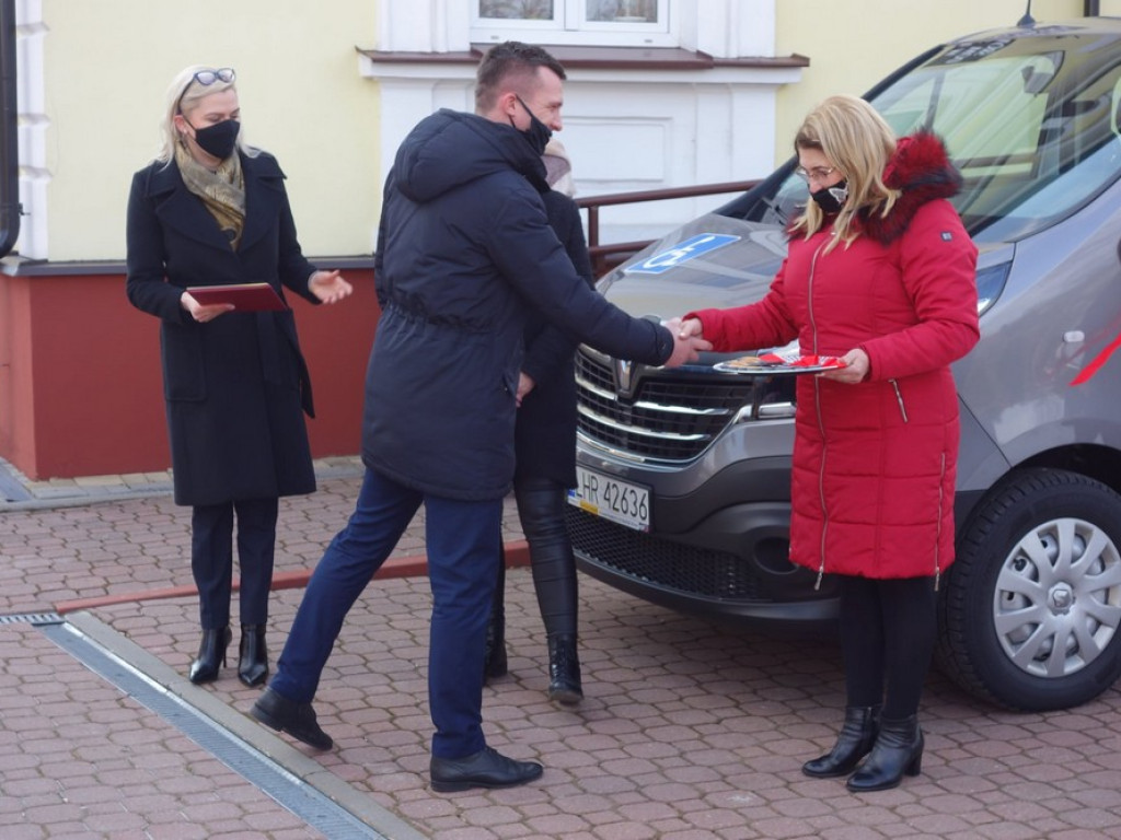 Nowy bus dla Środowiskowego Domu Samopomocy w Hrubieszowie - ZDJĘCIA