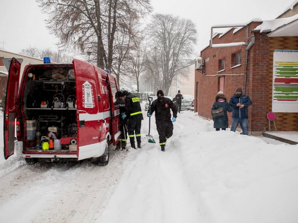 Strażacy z OSP Hrubieszów pomagają w dotarciu na szczepienia - ZDJĘCIA