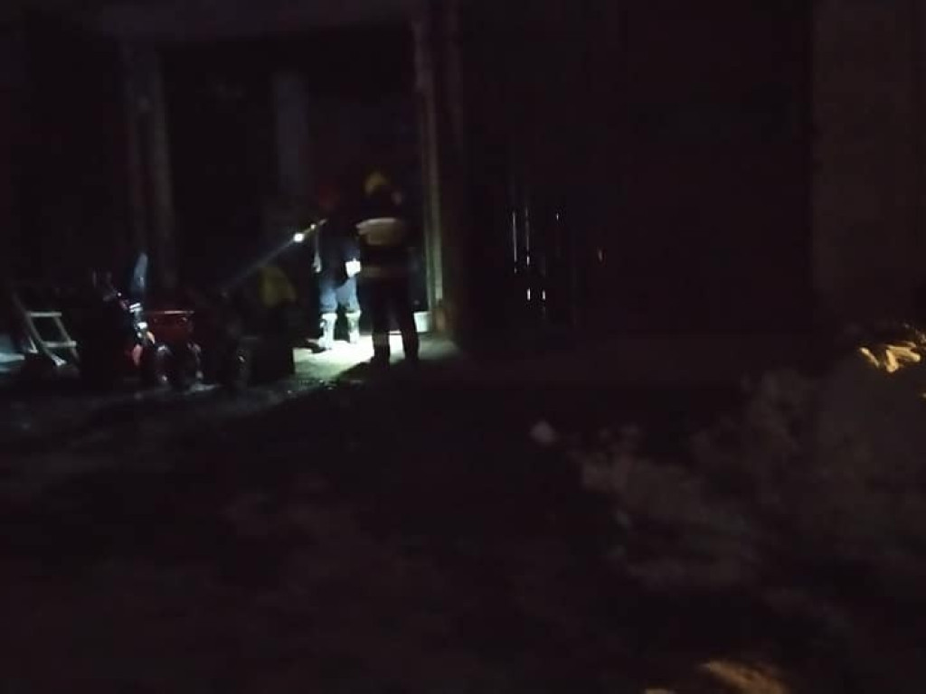 Kolejny pożar w Szpikołosach. Tym razem palił się warsztat mechaniczny - ZDJĘCIA