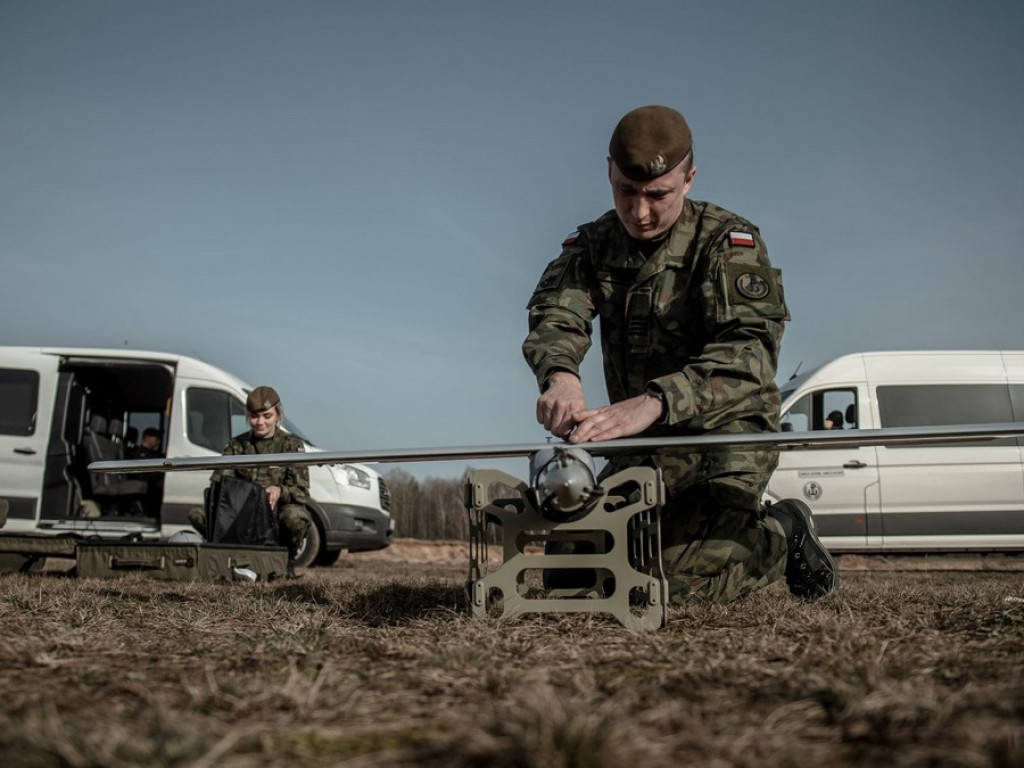 Operatorzy dronów ćwiczą na poligonie - ZDJĘCIA