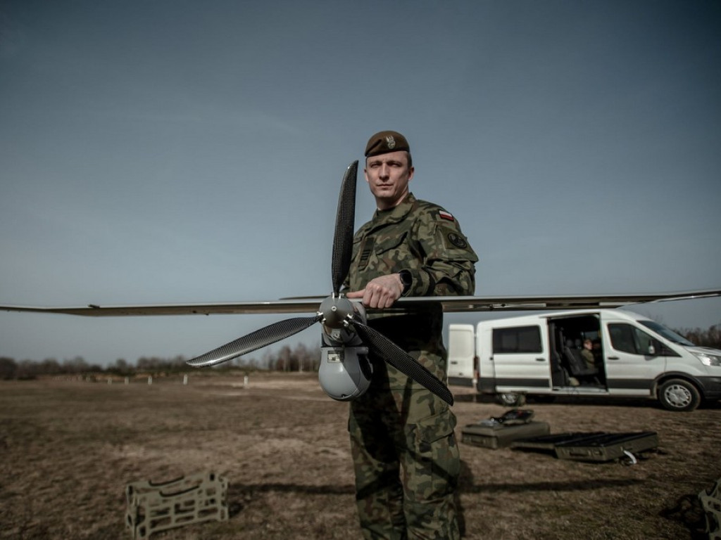 Operatorzy dronów ćwiczą na poligonie - ZDJĘCIA
