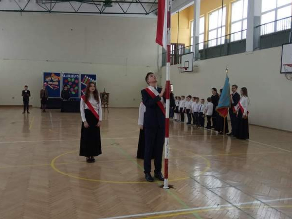 Ślubowanie klas pierwszych w hrubieszowskiej Trójce - ZDJĘCIA