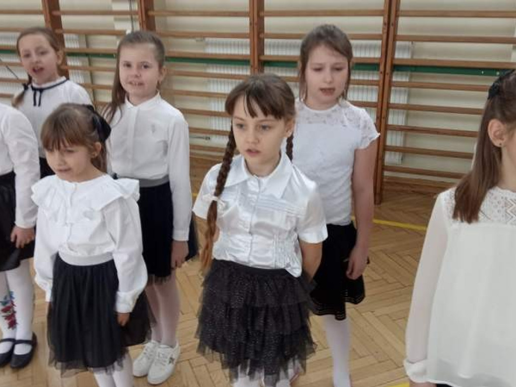 Ślubowanie klas pierwszych w hrubieszowskiej Trójce - ZDJĘCIA