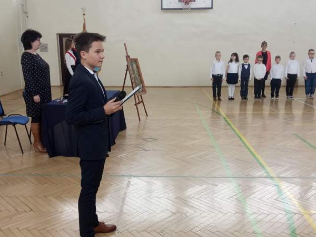 Ślubowanie klas pierwszych w hrubieszowskiej Trójce - ZDJĘCIA