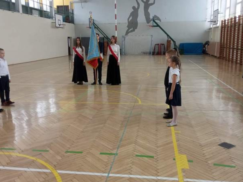 Ślubowanie klas pierwszych w hrubieszowskiej Trójce - ZDJĘCIA