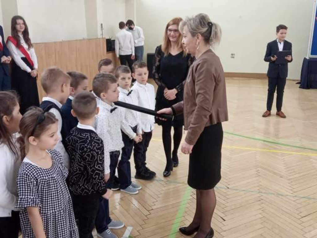 Ślubowanie klas pierwszych w hrubieszowskiej Trójce - ZDJĘCIA