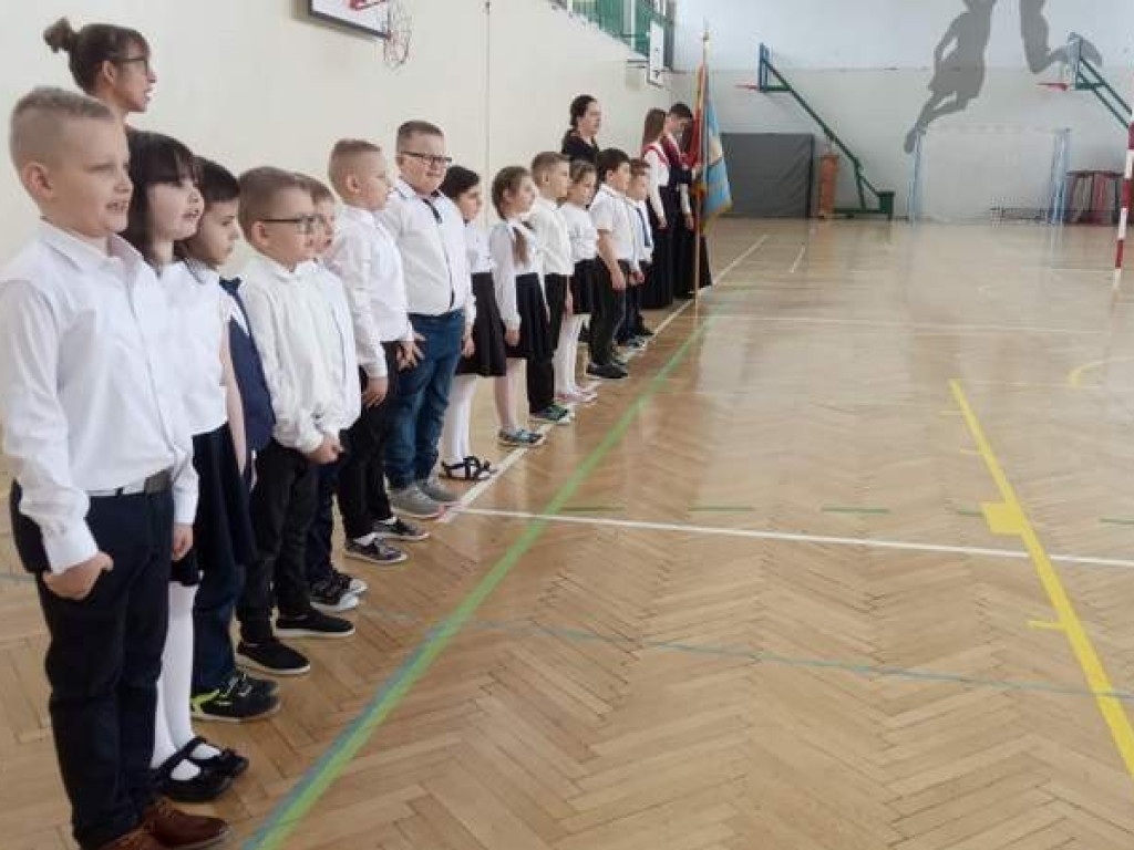 Ślubowanie klas pierwszych w hrubieszowskiej Trójce - ZDJĘCIA