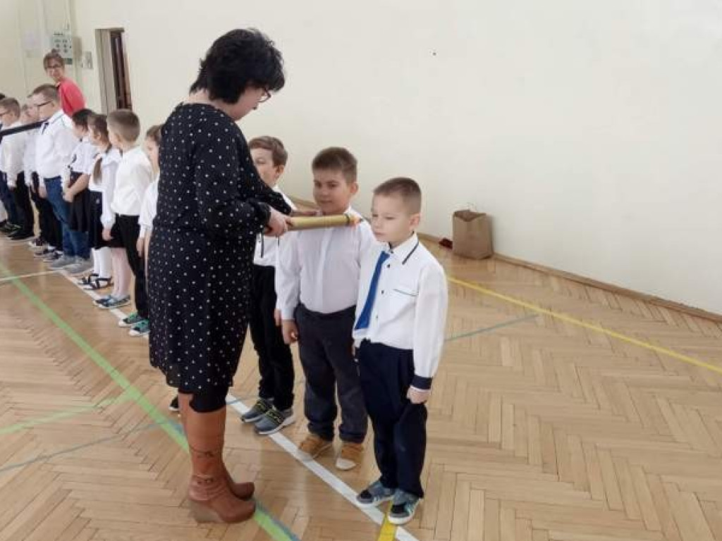 Ślubowanie klas pierwszych w hrubieszowskiej Trójce - ZDJĘCIA