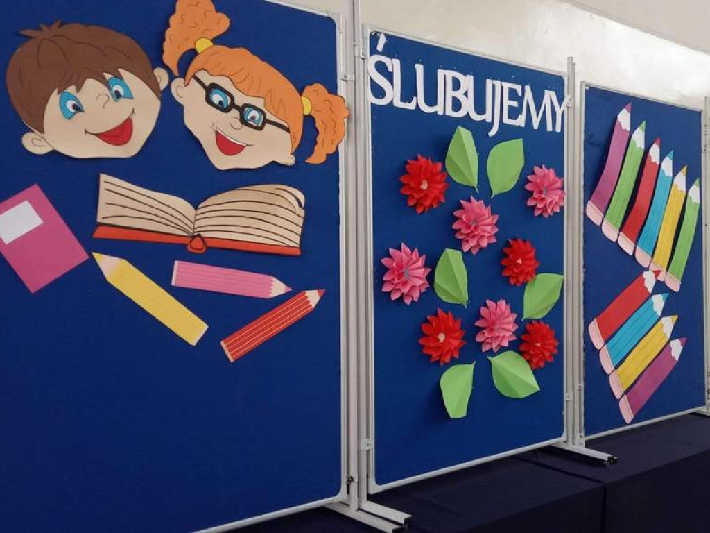 Ślubowanie klas pierwszych w hrubieszowskiej Trójce - ZDJĘCIA